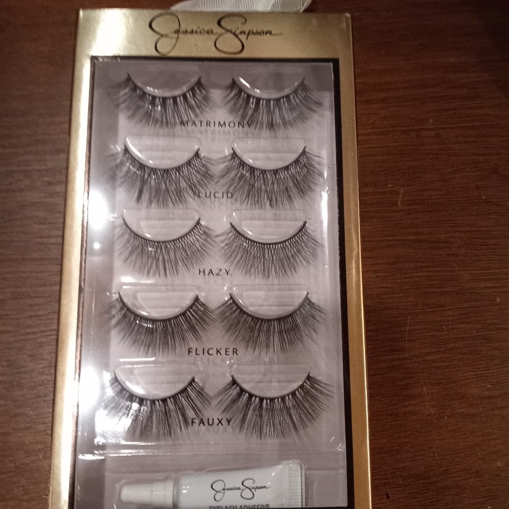 JessicaSimpson Faux Eyelashes